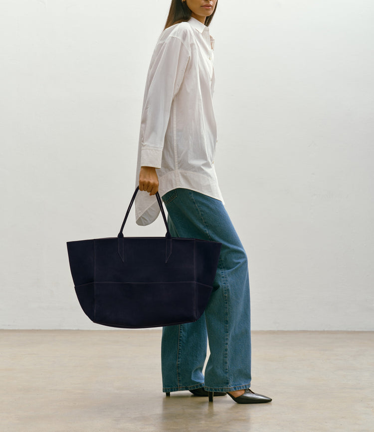 Incognito Large in Nubuck Navy