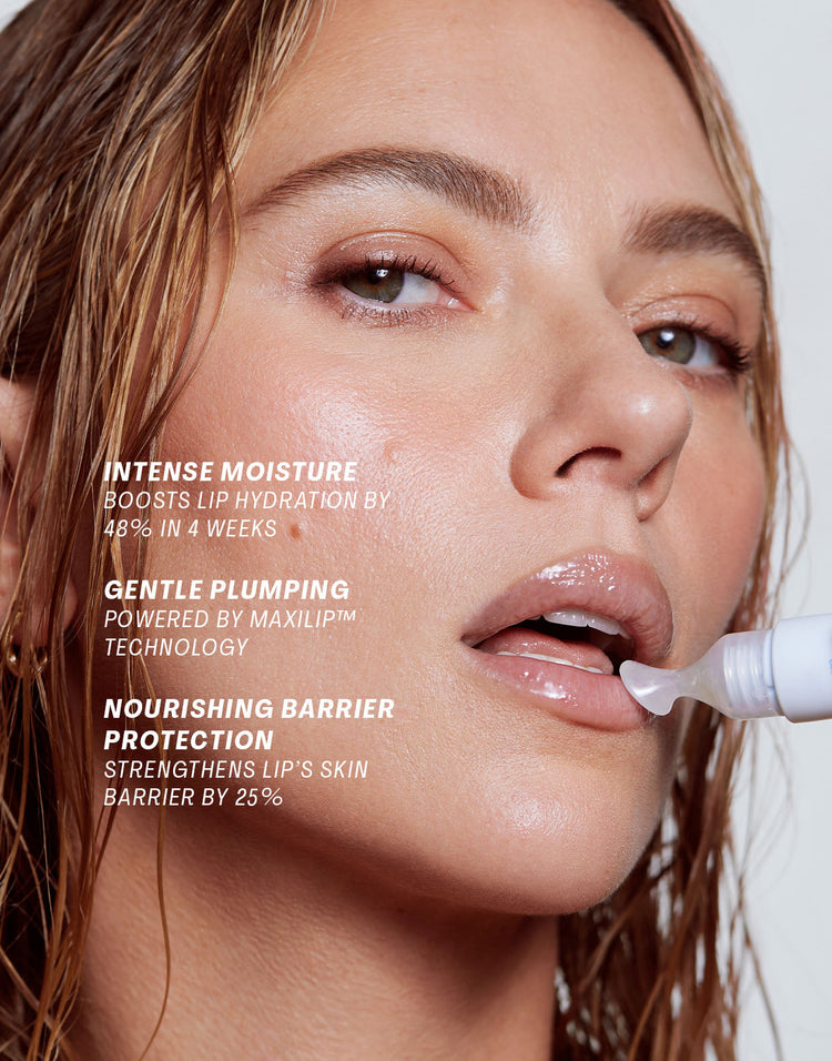 Lip Oasis Glossy Treatment in Clear