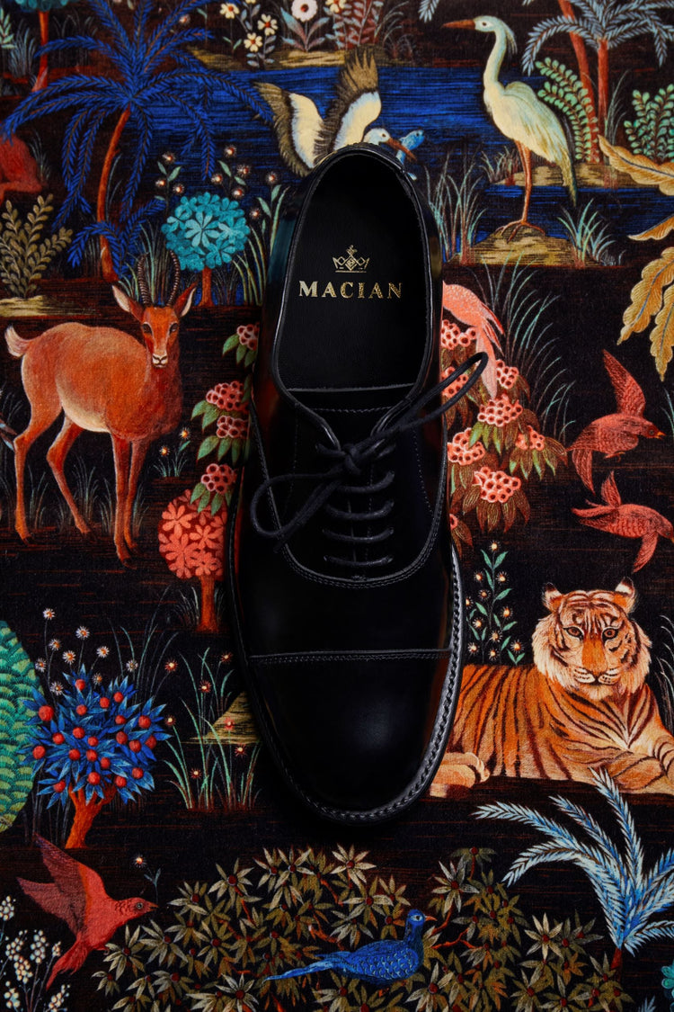 Fran Oxford Shoes in Black
