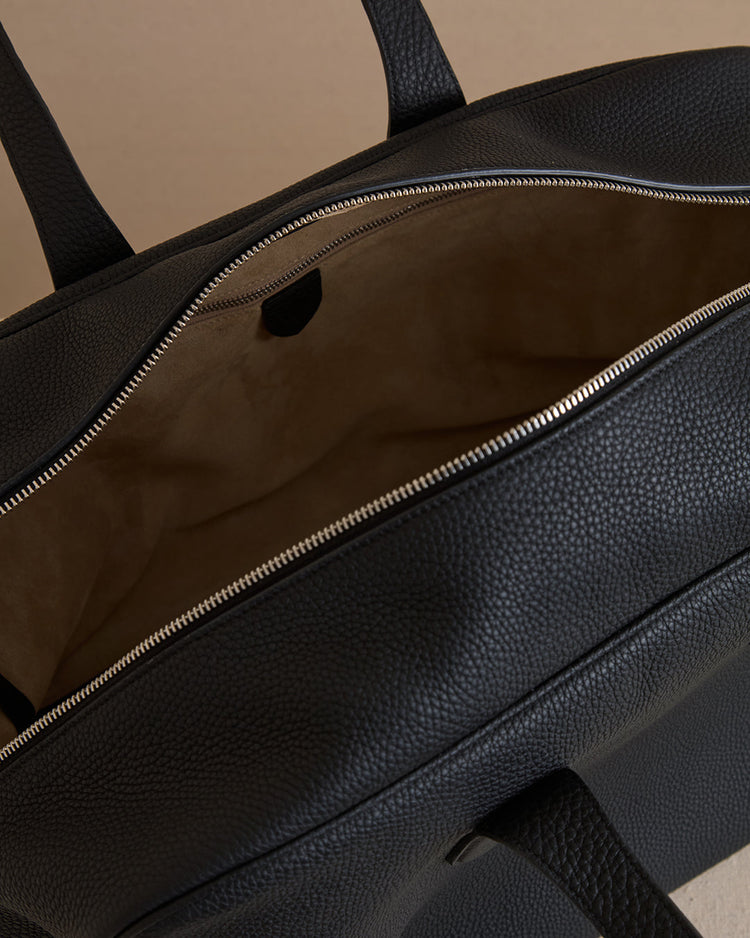 Archer 42 in Black Tumbled Grain
