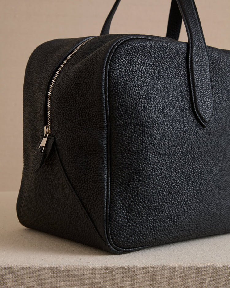 Archer 42 in Black Tumbled Grain