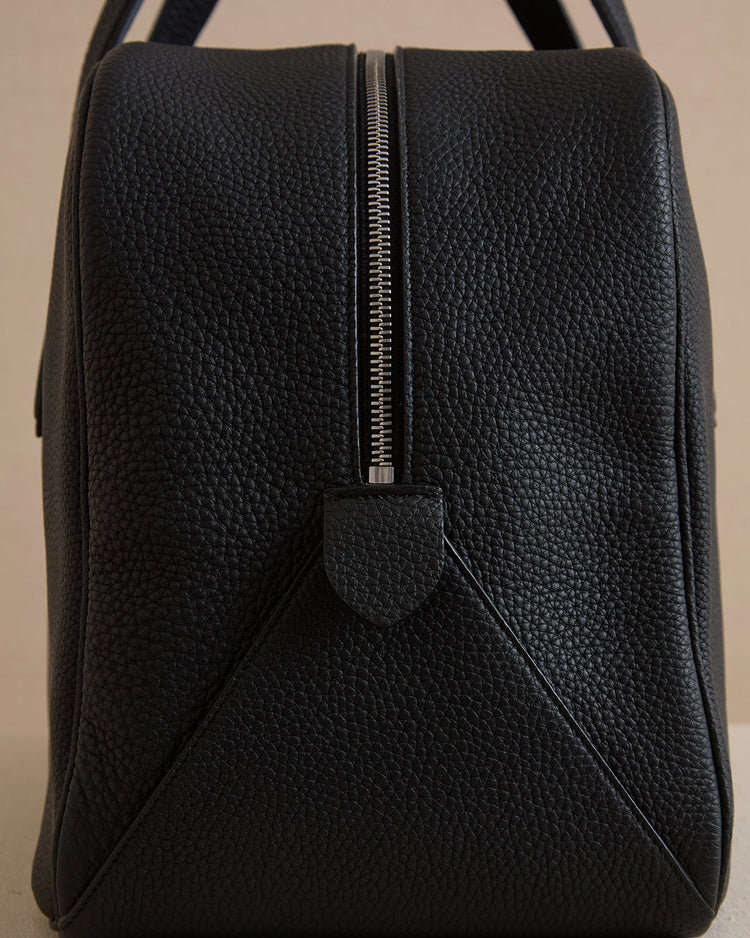 Archer 42 in Black Tumbled Grain