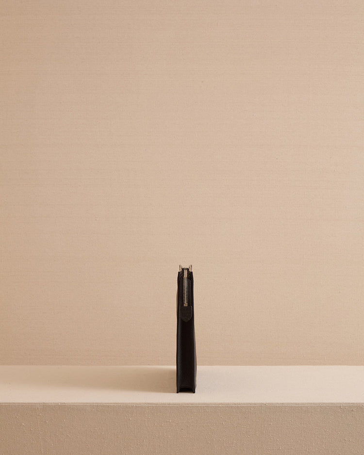 Harry 24 in Black Tumbled Grain
