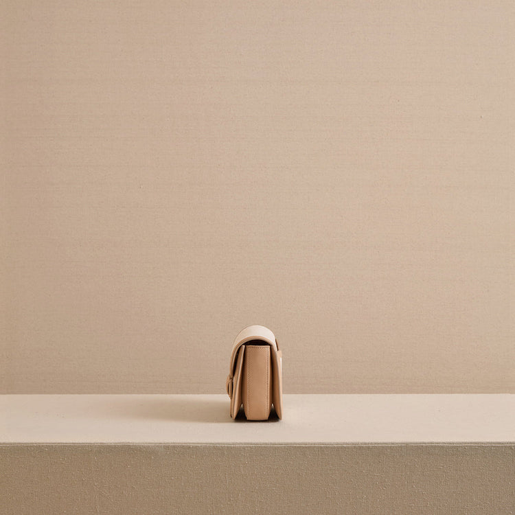 Romy Clutch in Canvas Natural