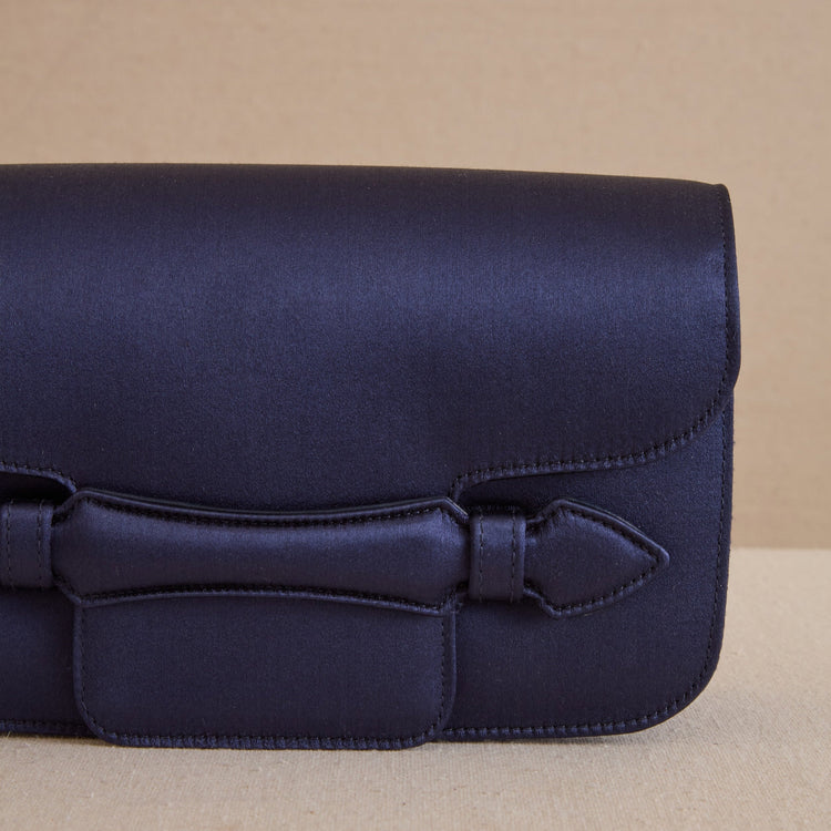 Romy Clutch in Navy