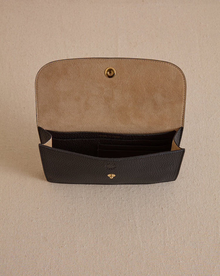 Skip 18 in Black Tumbled Grain