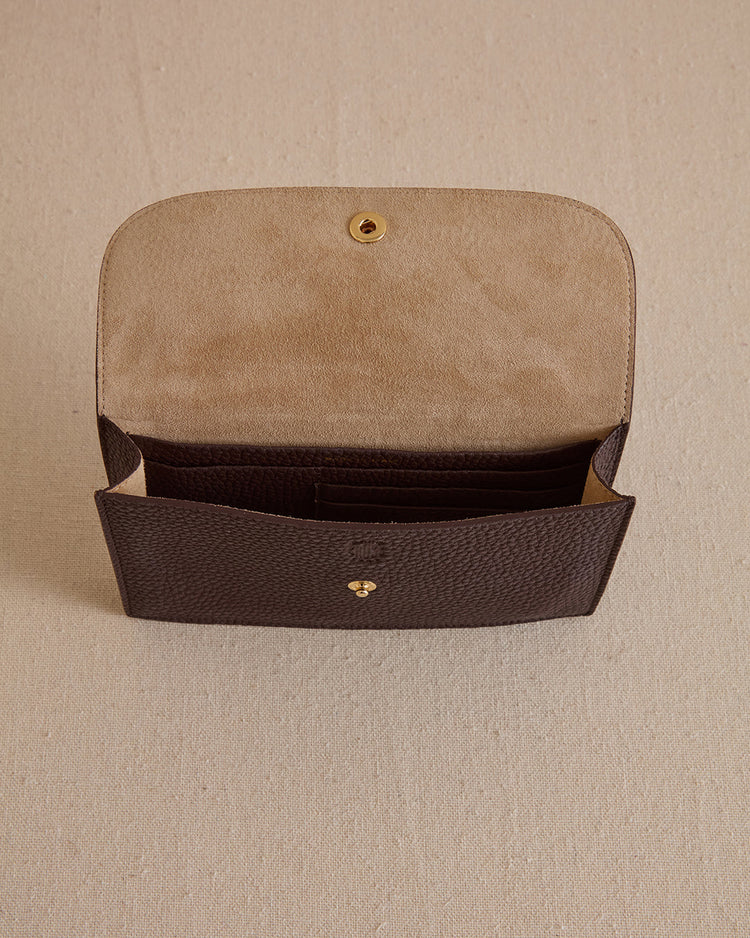 Skip 18 in Chocolate Tumbled Grain
