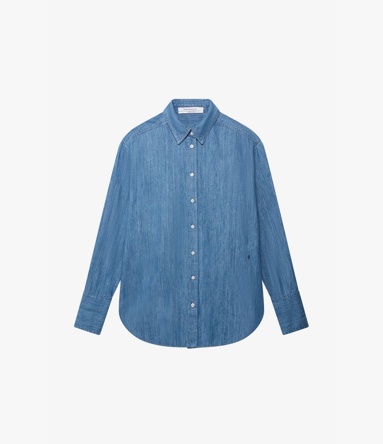 Chambray Shirt in Medium Blue