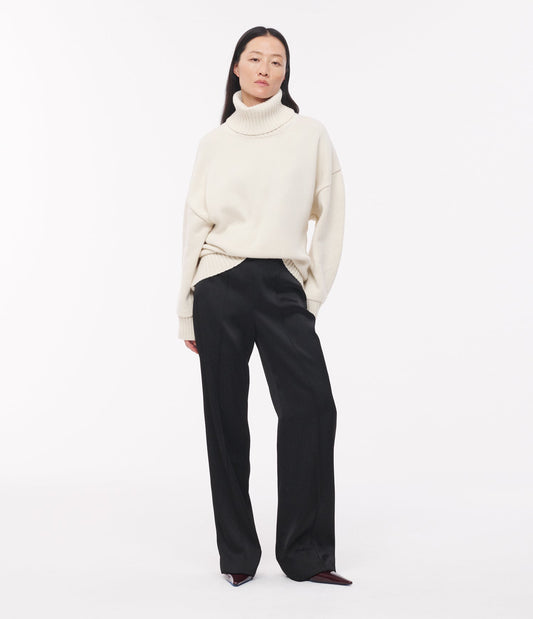 Cashmere Oversized Turtleneck in Ivory