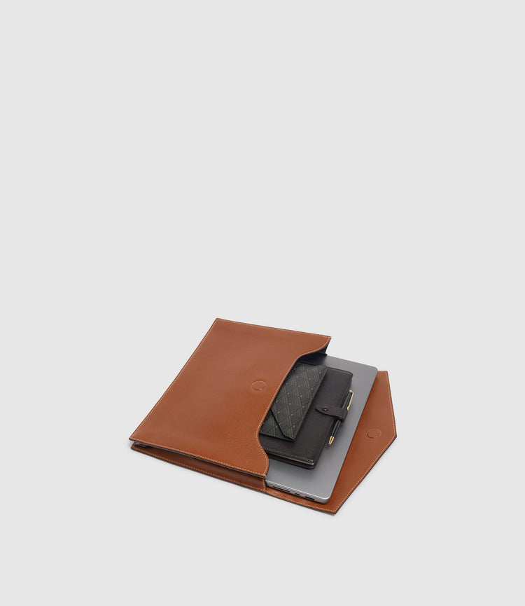 Single Document Folio in Buffalo Cognac