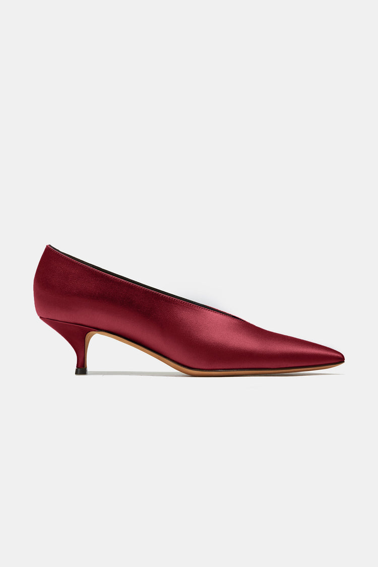 Veneto in Burgundy Satin