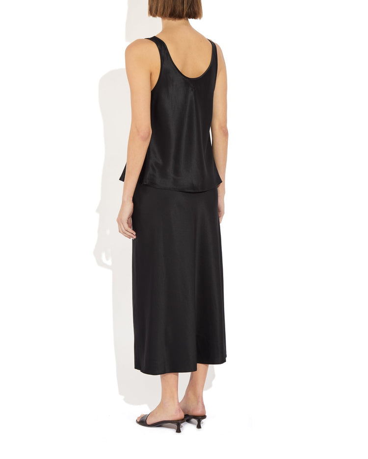 Karen Tank in Noir