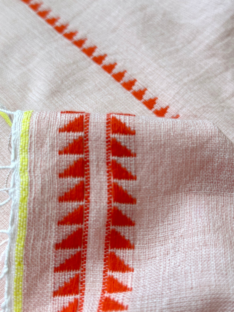 Lema Sarong in Bela Petal
