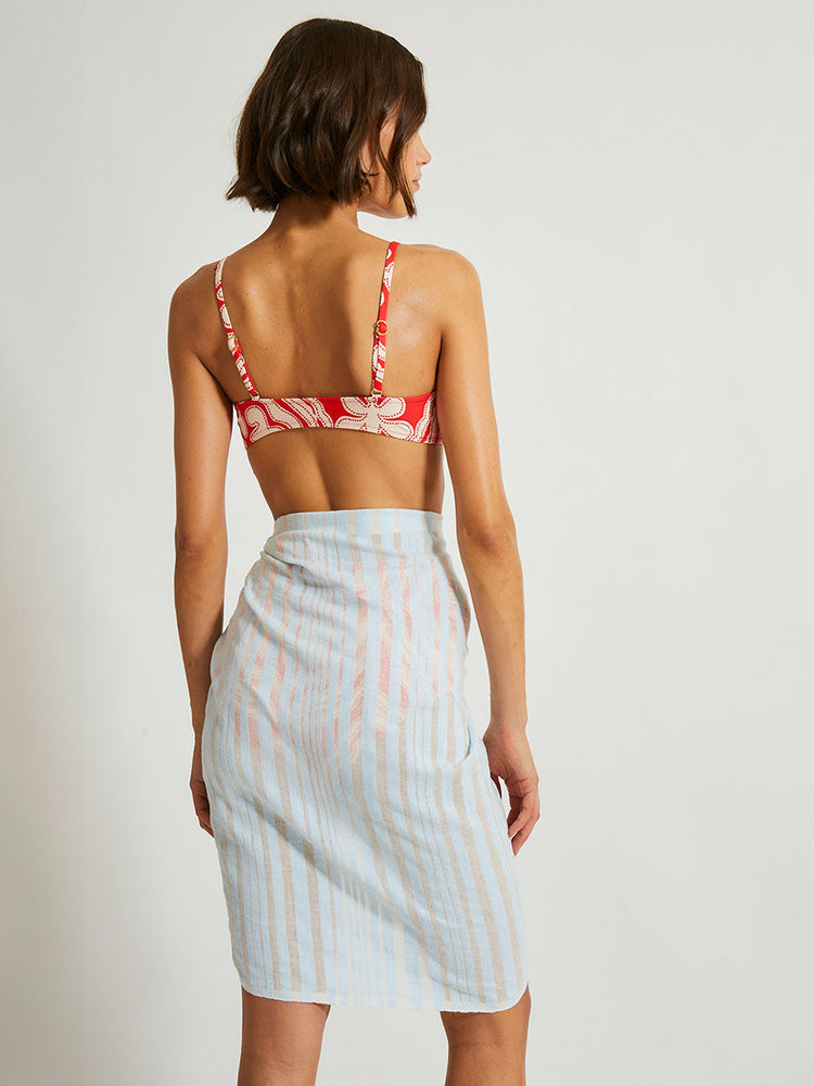 Lema Sarong in Airi Sky
