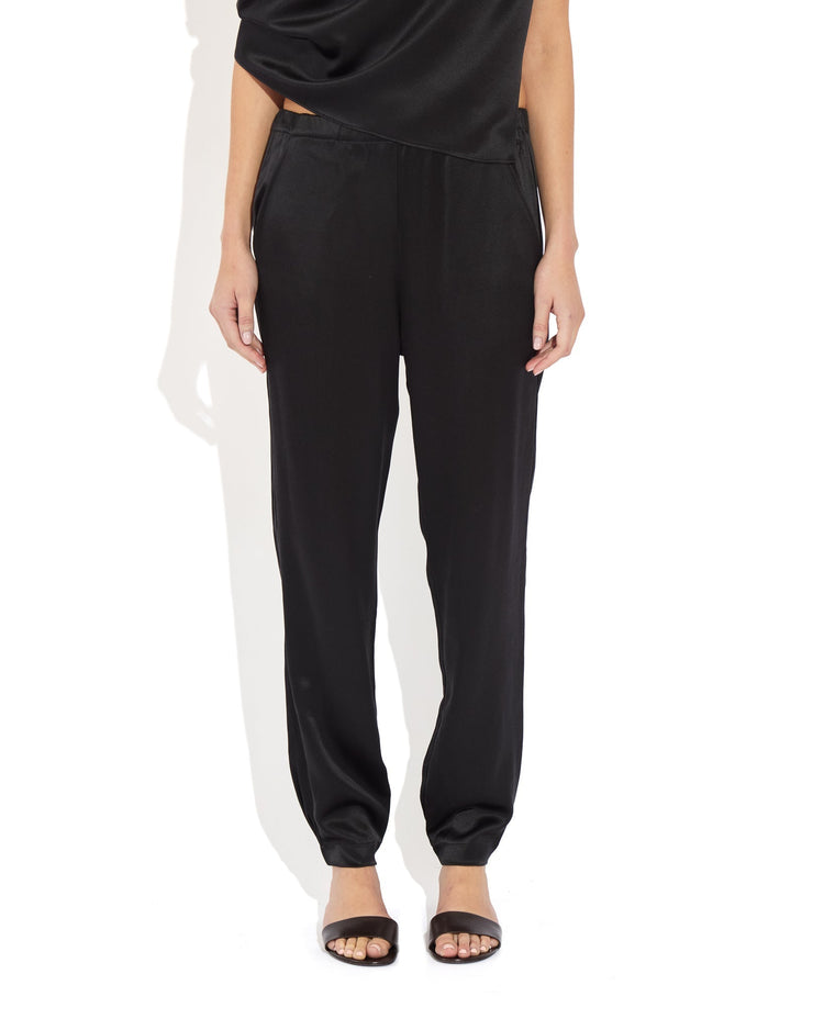 Rebecca Jogger in Noir