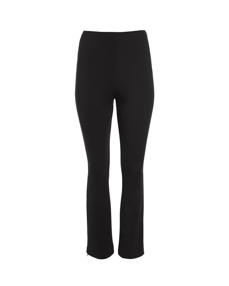 Sarah Pant in Noir