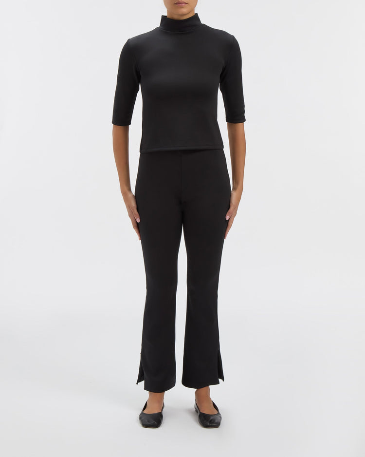 Thea Top in Noir