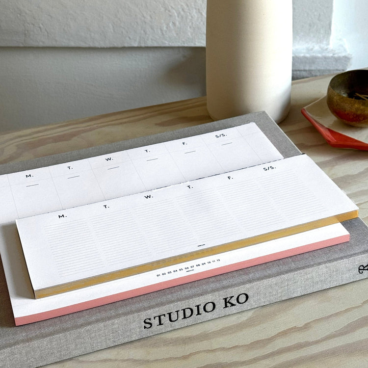Edged Weekly Desk Planner