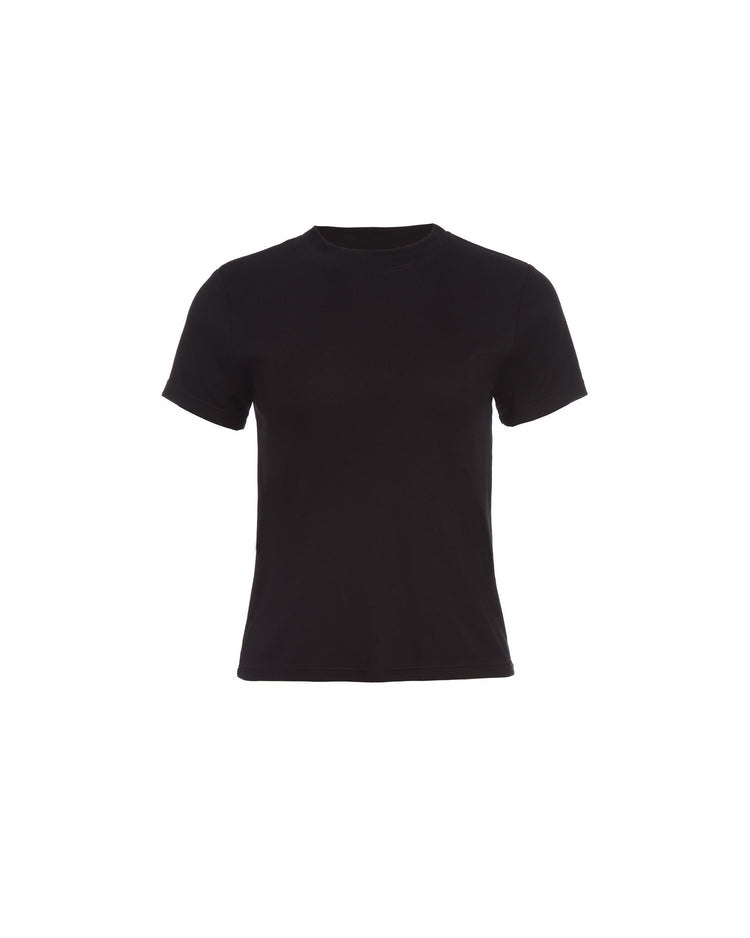 Willa Tee in Noir