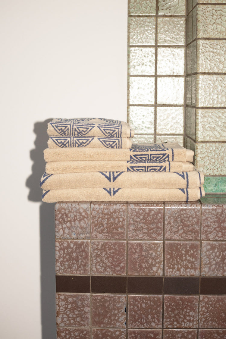 Agnes Hand Towel
