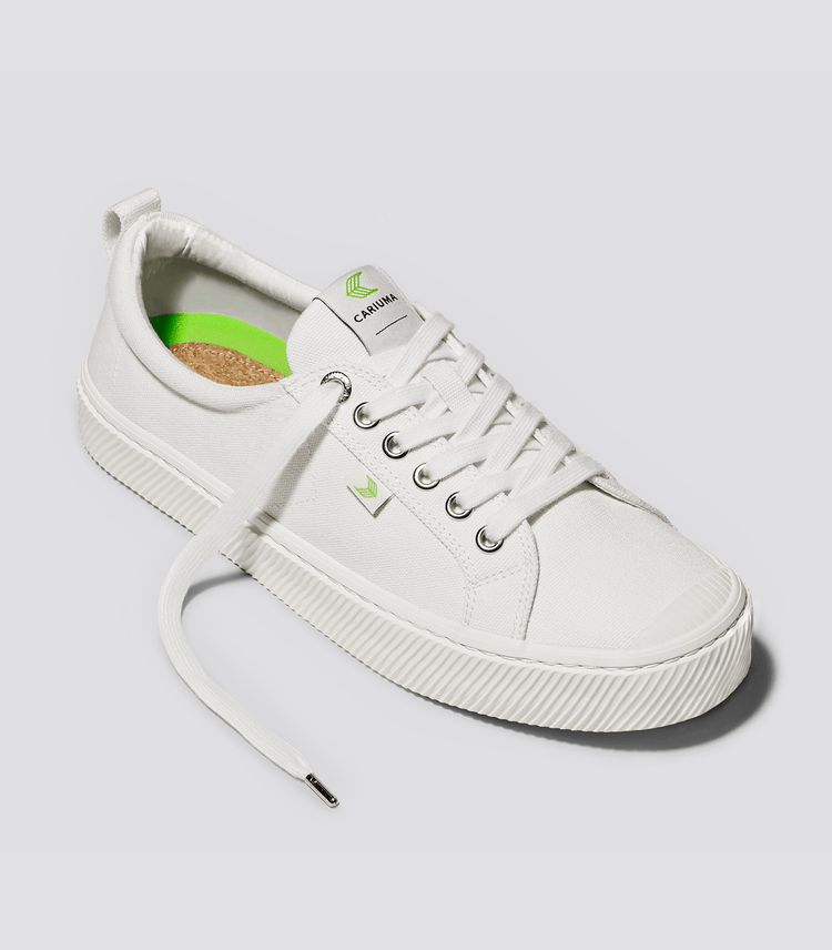 Women’s Oca Low-Top Off-White Canvas Sneaker