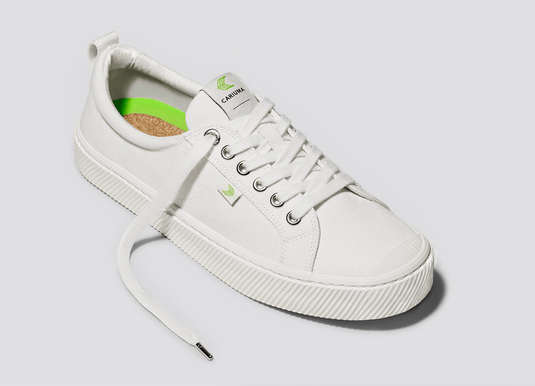 Men’s Oca Low-Top Off-White Canvas Sneaker