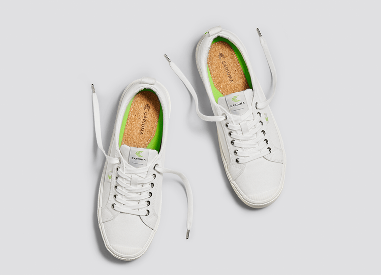 Women’s Oca Low-Top Off-White Canvas Sneaker